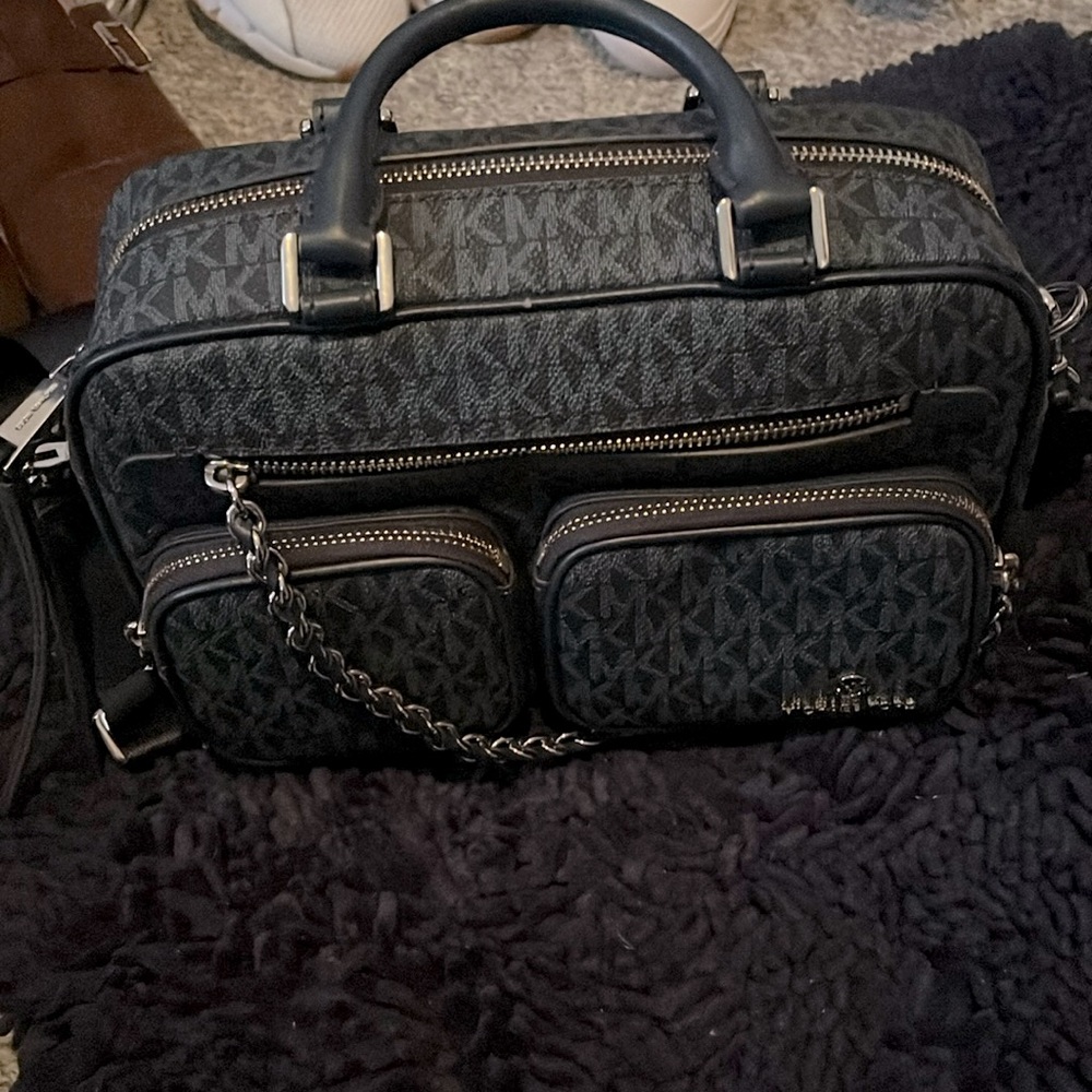 Michael Kors Crossbody/Shoulder Bag!